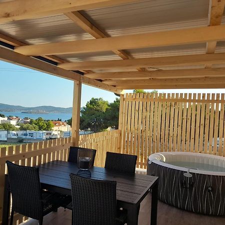 Tiny House Lily With Jacuzzi Appartement Sveti Filip i Jakov Buitenkant foto