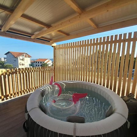 Tiny House Lily With Jacuzzi Appartement Sveti Filip i Jakov Buitenkant foto