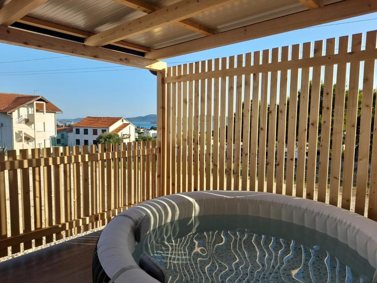 Tiny House Lily With Jacuzzi Appartement Sveti Filip i Jakov Buitenkant foto