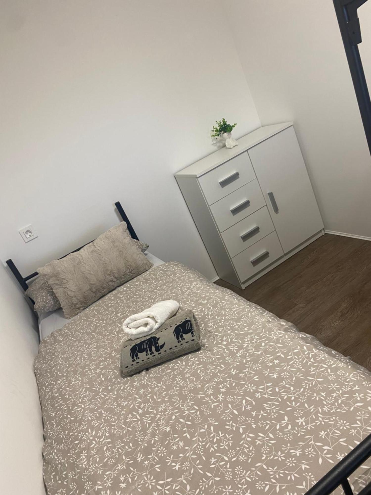 Tiny House Lily With Jacuzzi Appartement Sveti Filip i Jakov Buitenkant foto