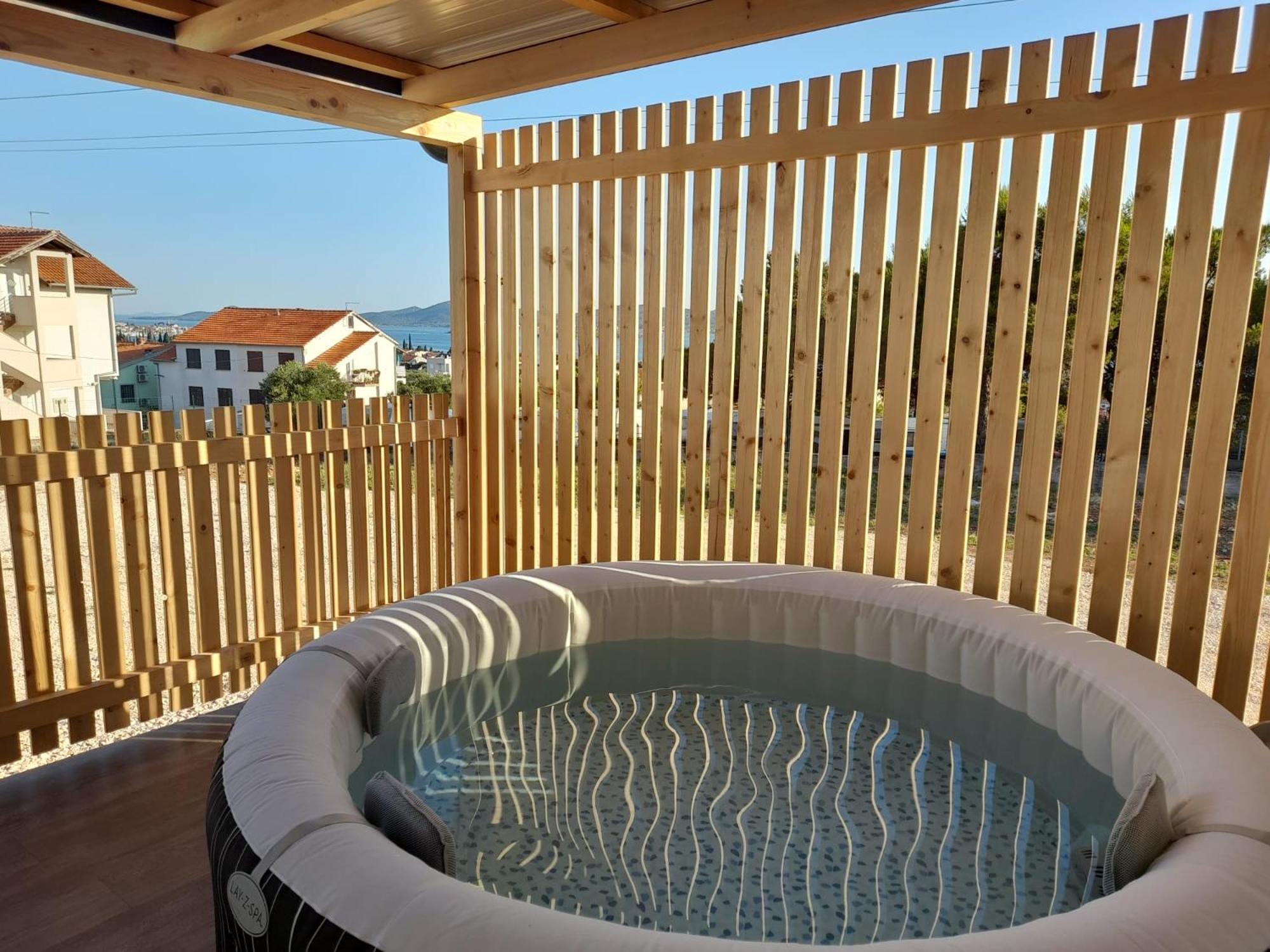 Tiny House Lily With Jacuzzi Appartement Sveti Filip i Jakov Buitenkant foto