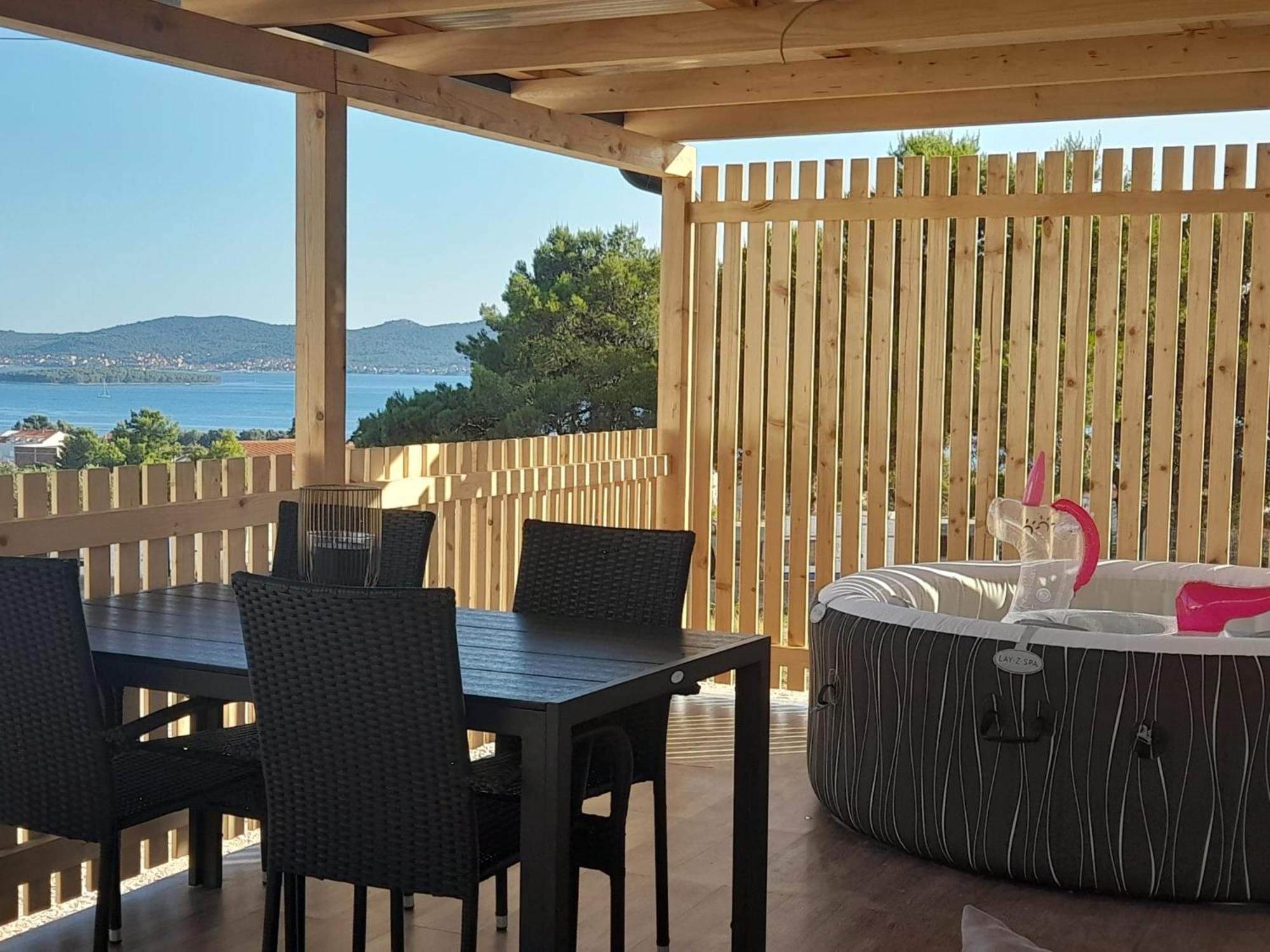 Tiny House Lily With Jacuzzi Appartement Sveti Filip i Jakov Buitenkant foto