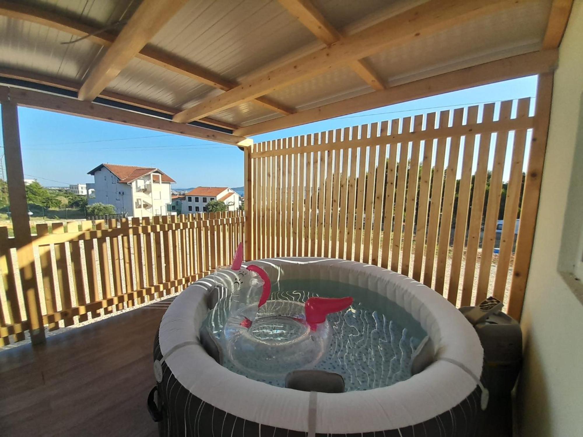Tiny House Lily With Jacuzzi Appartement Sveti Filip i Jakov Buitenkant foto